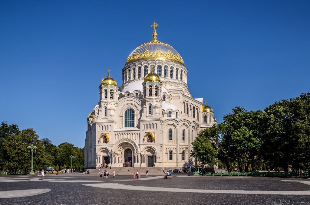 1920px-Naval_Cathedral_of_St_Nicholas_in_Kronstadt_01